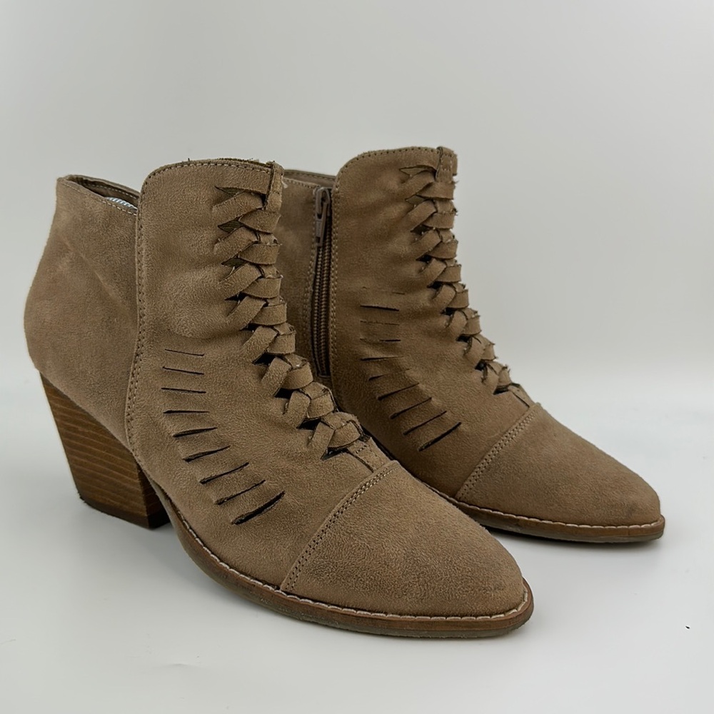 Coconuts by Matisse tan suede Ally booties size 6.5